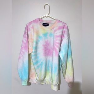 This is a comfy tie-dye sweatshirt!